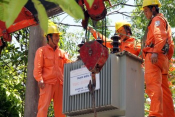 Tạm đình chỉ công tác Giám đốc Điện lực TP Thanh Hóa