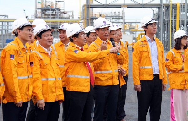 Gắn biển công trình Dự án thu gom, phân phối khí Thái Bình gan bien cong trinh du an thu gom phan phoi khi thai binh