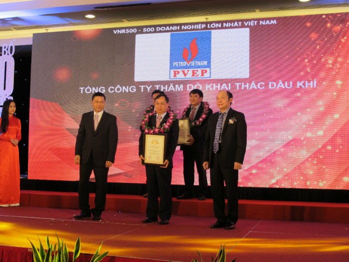nhieu doanh nghiep nganh dau khi vao top vnr500