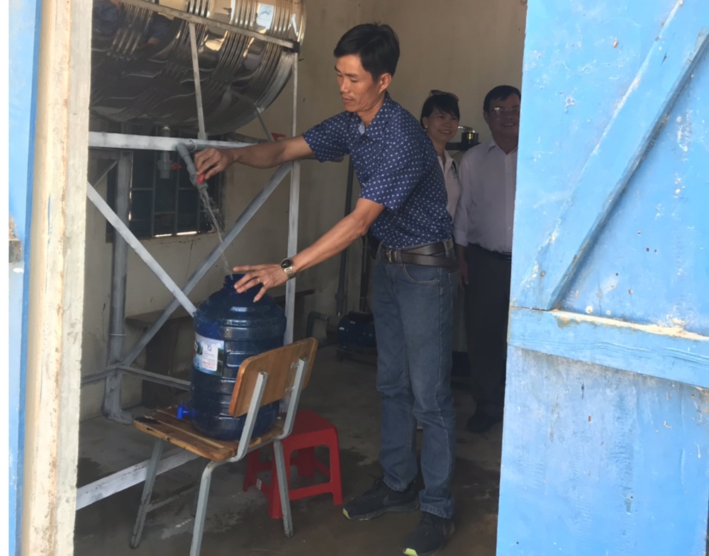 Trường Cư Pui 1 – Đắk Lắk được tài trợ hệ thống lọc nước sử dụng năng lượng mặt trời