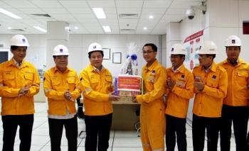 Đồng chí Nguyễn Xuân Thắng thăm và làm việc tại Cụm Khí – Điện – Đạm Cà Mau