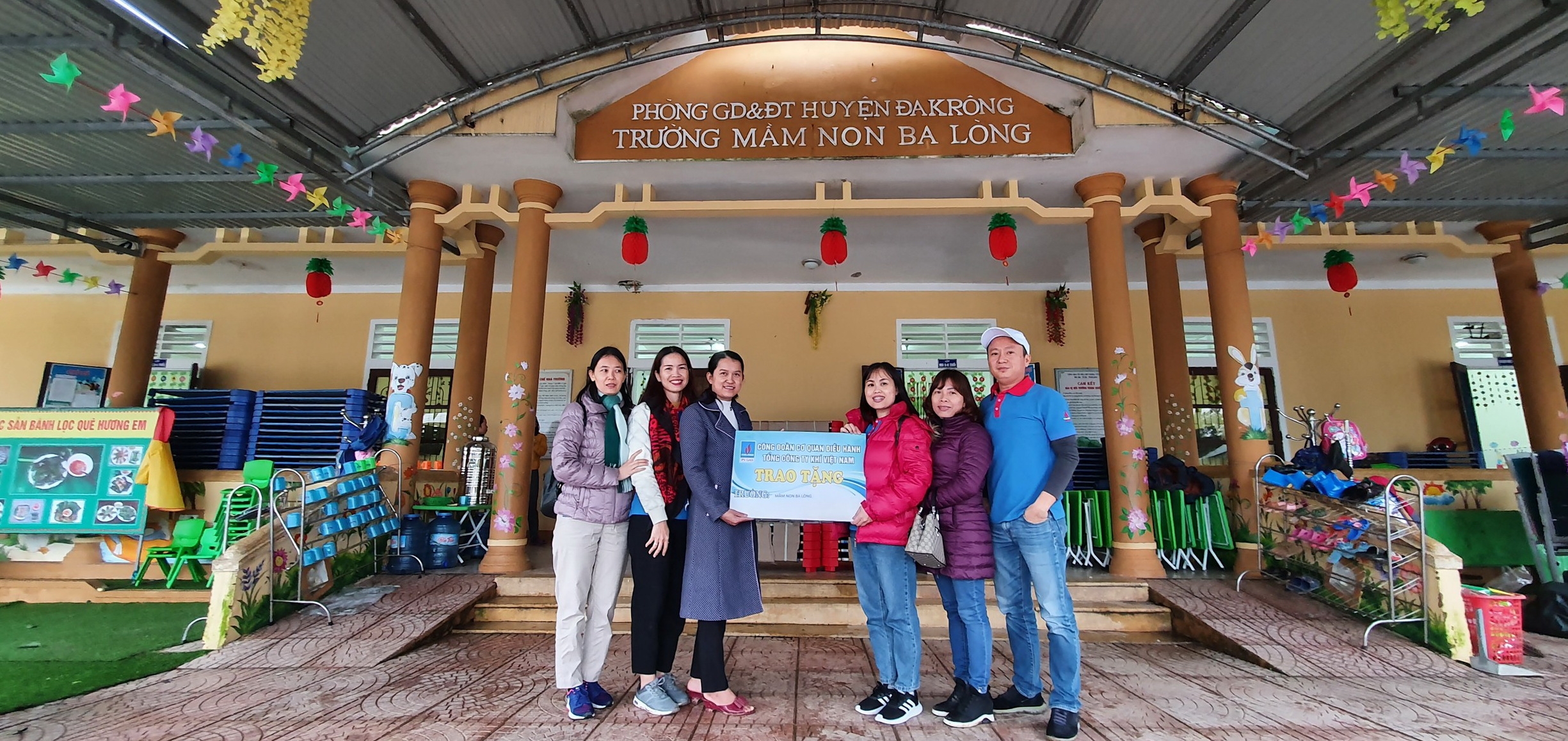 Công đoàn CQĐH PV GAS thực hiện “Cung đường an sinh mùa Xuân 2021”