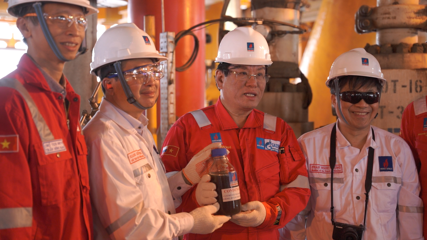 Xuân sớm trên giàn khai thác Hải Thạch - Mộc Tinh