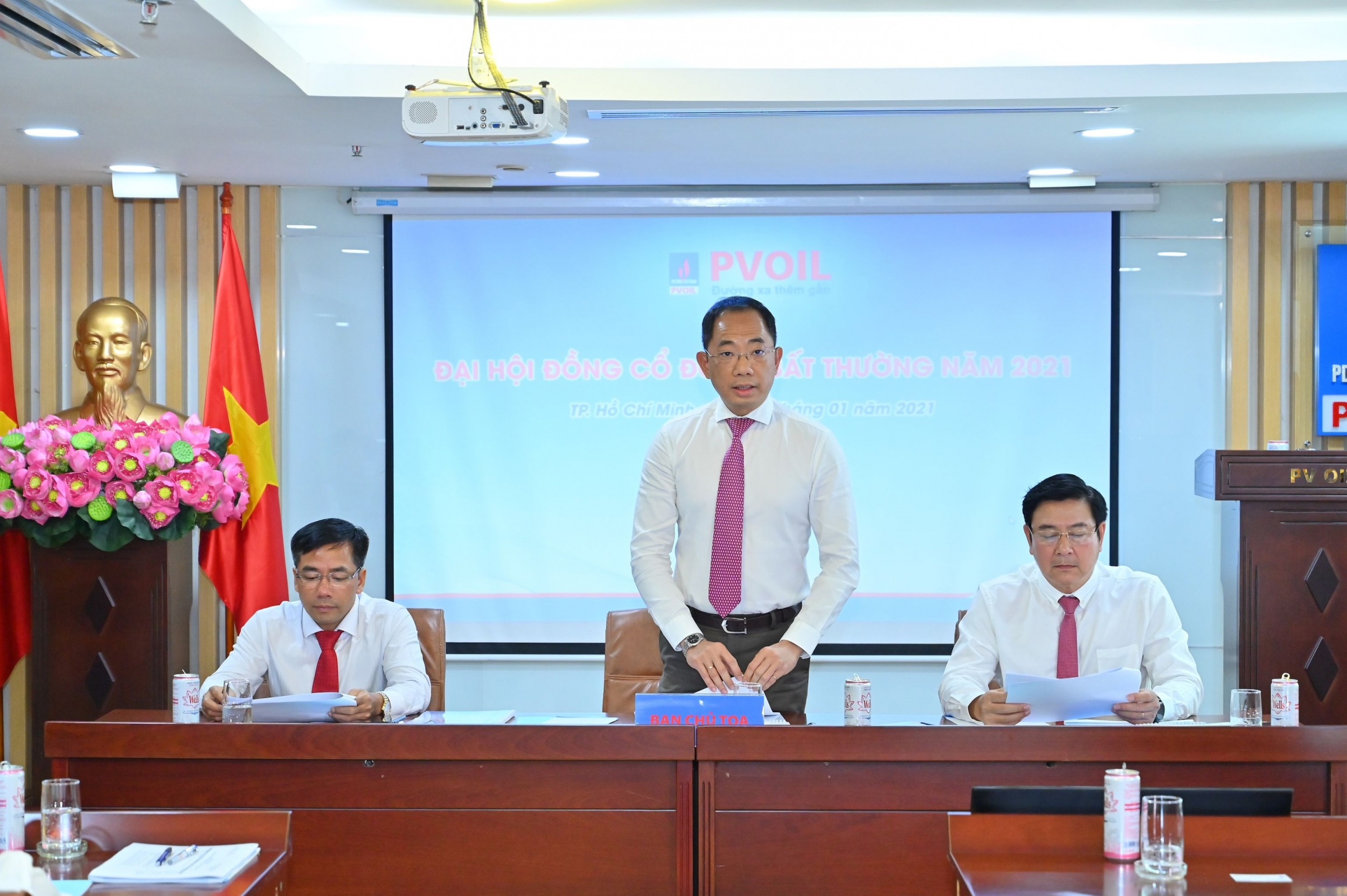 Ban Chủ tọa điều hành Đại hội
