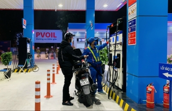 Giá xăng ngày mai (11/3) có thể tăng sốc, thiết lập mức kỷ lục hơn 30.000 đồng/lít!