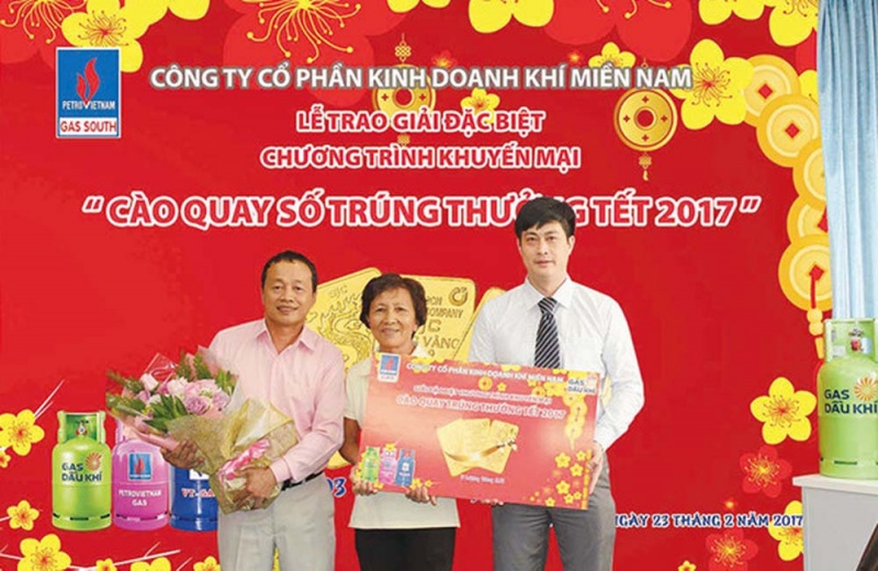 trao 3 luong vang cho khach hang trung giai dac biet chuong trinh petrovietnam gas