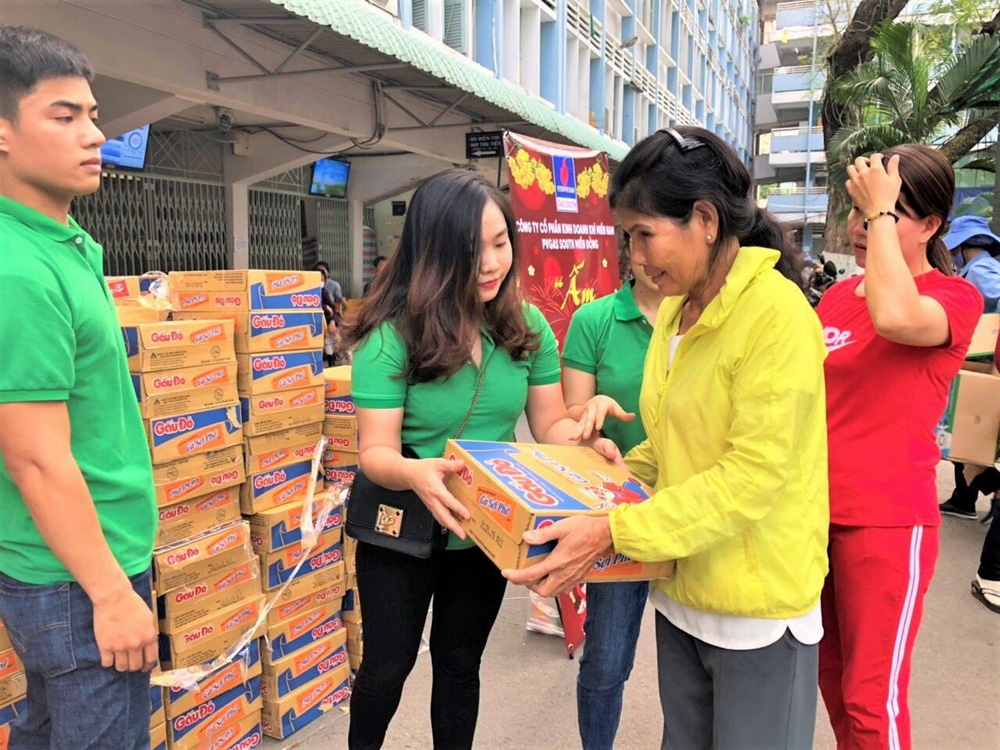 pv gas day manh hoat dong an sinh xa hoi dip tet