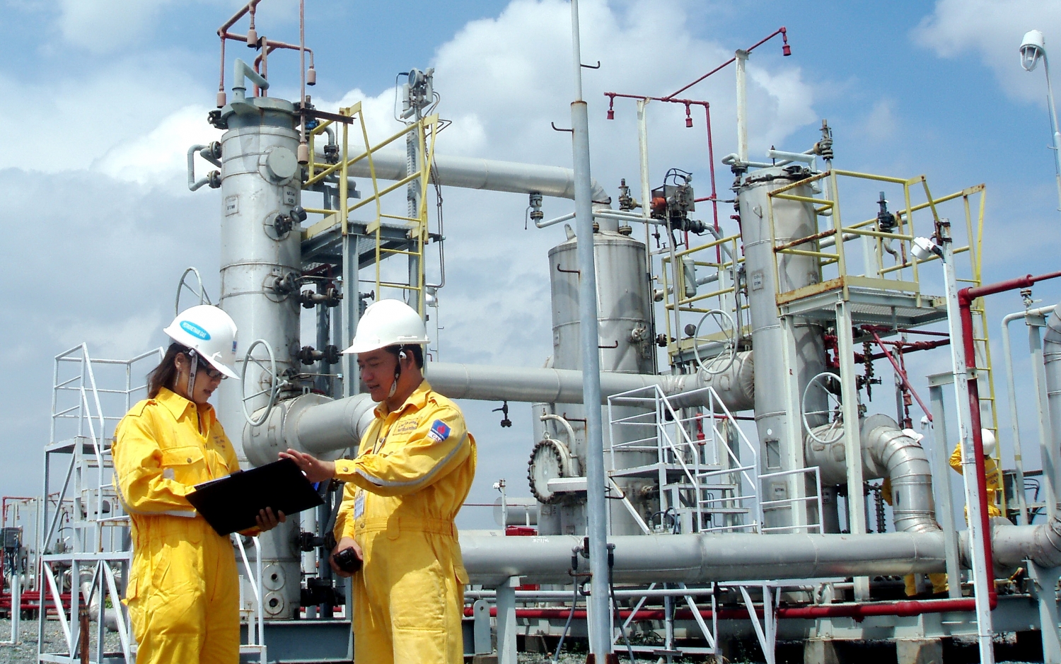 nhieu hoat dong chao mung dai hoi dang bo pv gas lan thu x