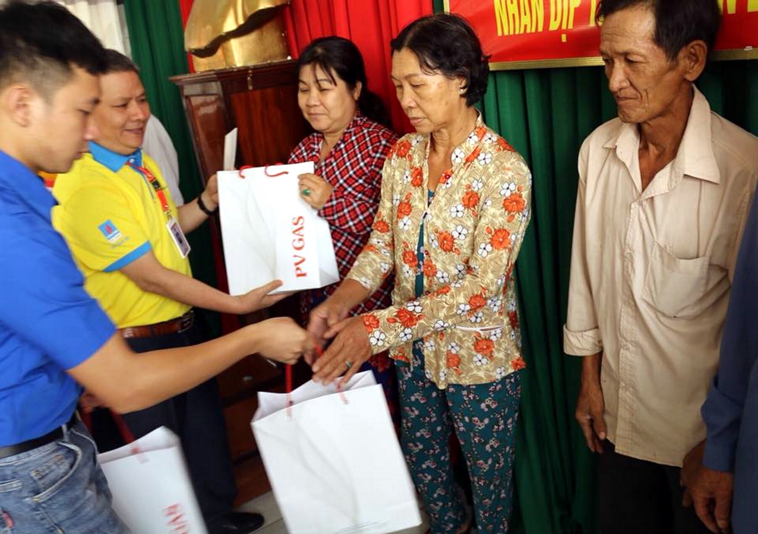 cac don vi cua pv gas khoi dong chuong trinh an sinh xa hoi nam 2020