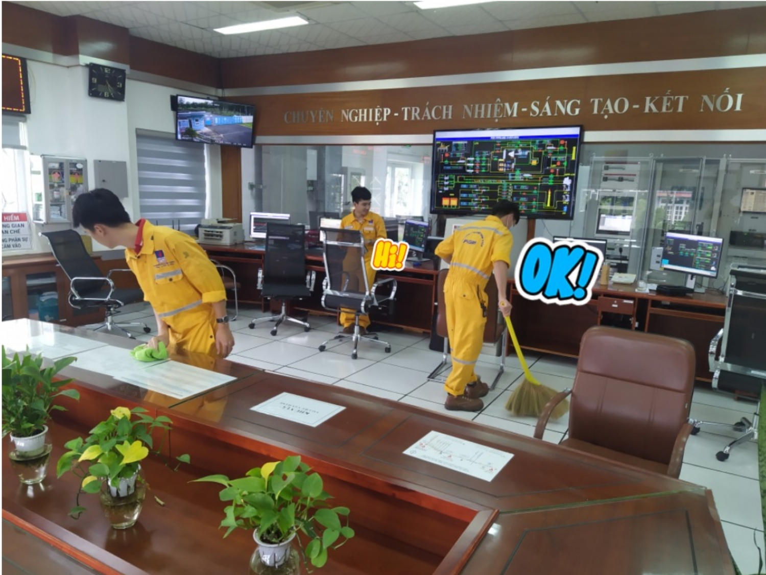 Dọn dẹp khu vực làm việc sau giờ tan ca trong thời gian làm việc 3 tại chỗ