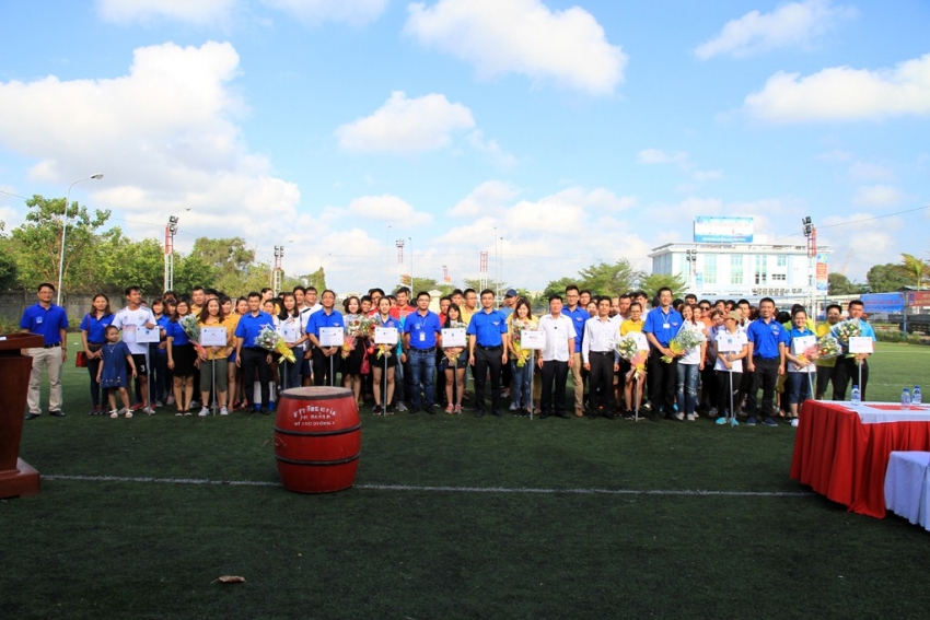 ptsc to chuc giao luu the thao chao mung thang thanh nien 2018