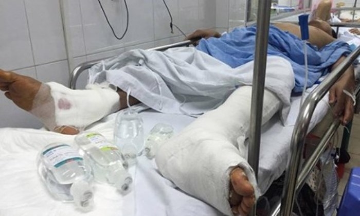 cu 10 benh nhan co mot nguoi bi ton thuong khi cham soc suc khoe