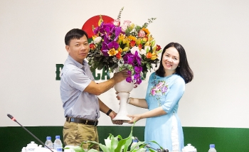 Đạm Cà Mau họp mặt nữ cán bộ nhân viên nhân Ngày Quốc tế Phụ nữ