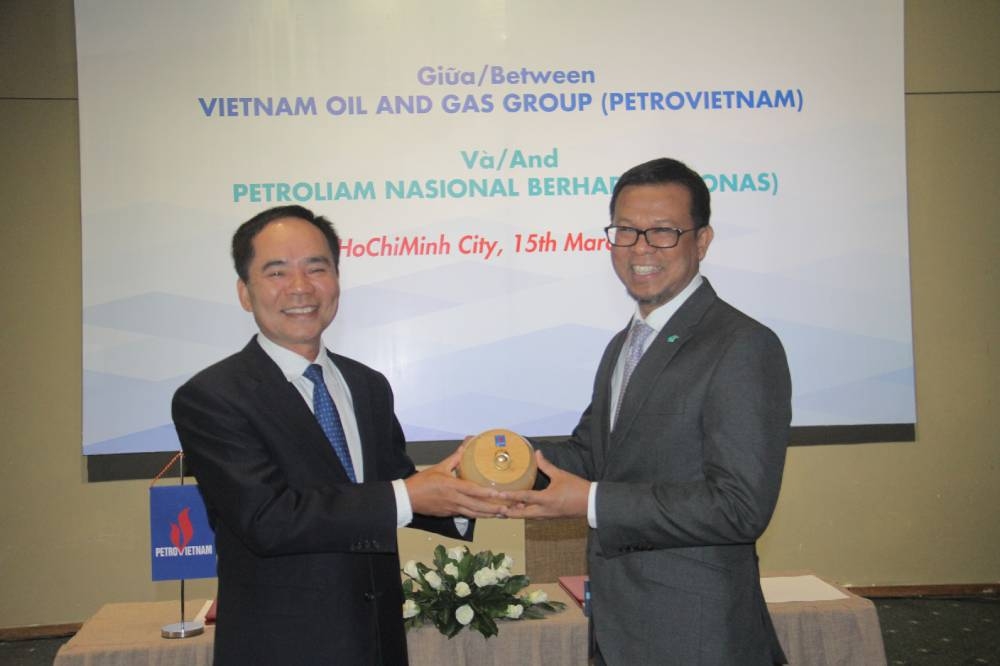petrovietnam va petronas ky thoa thuan khung mua ban khi
