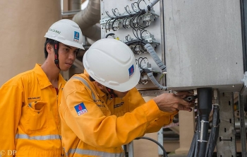 Sức nóng của giá dầu đưa cổ phiếu Dầu khí trở thành tâm điểm thị trường