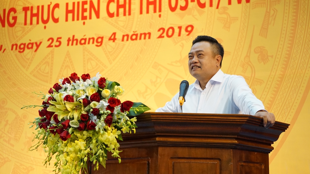 cd dkvn phat dong thang cong nhan va tuyen duong nguoi lao dong tieu bieu