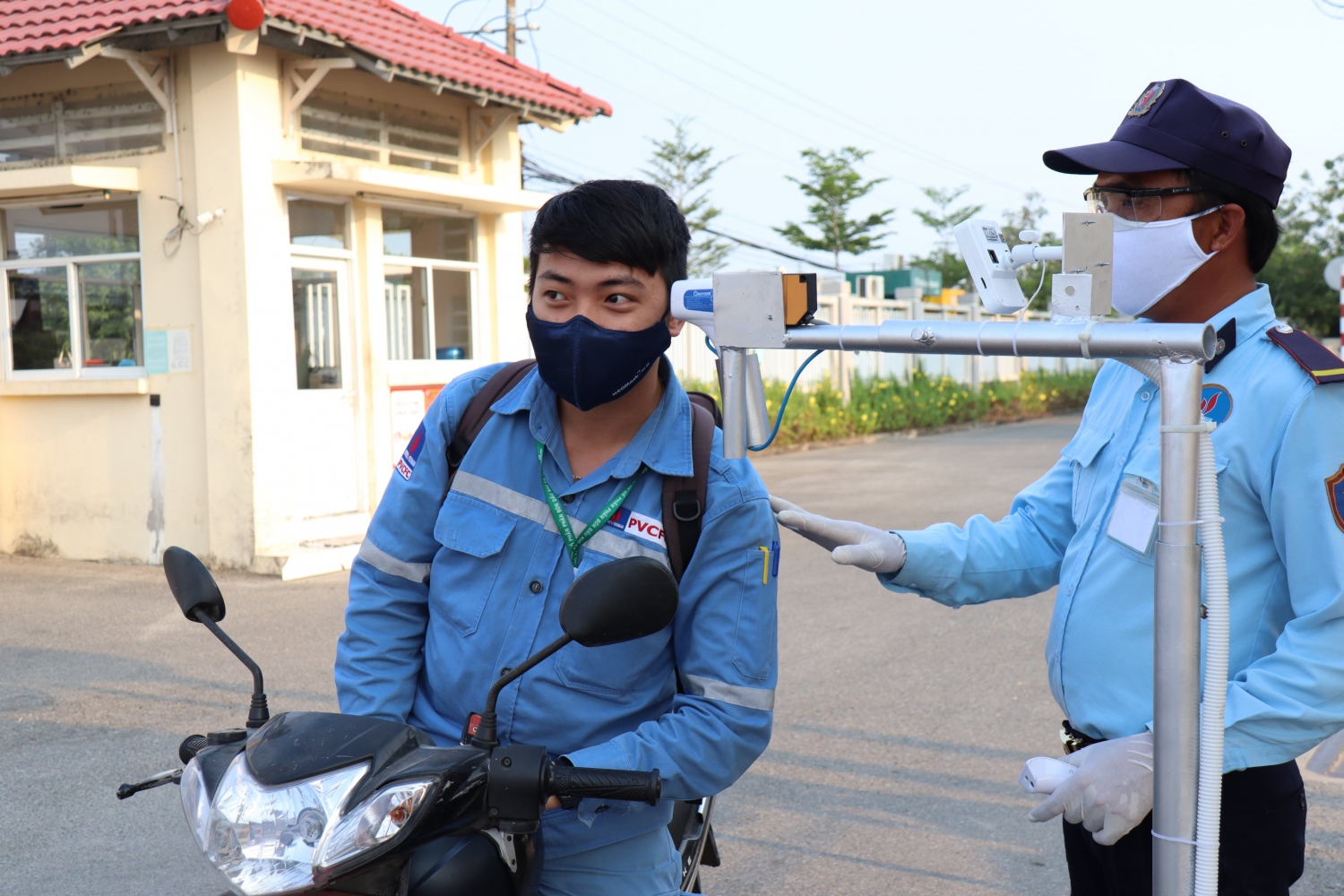 dam ca mau may do than nhiet thong minh sang kien huu ich phong chong dich covid