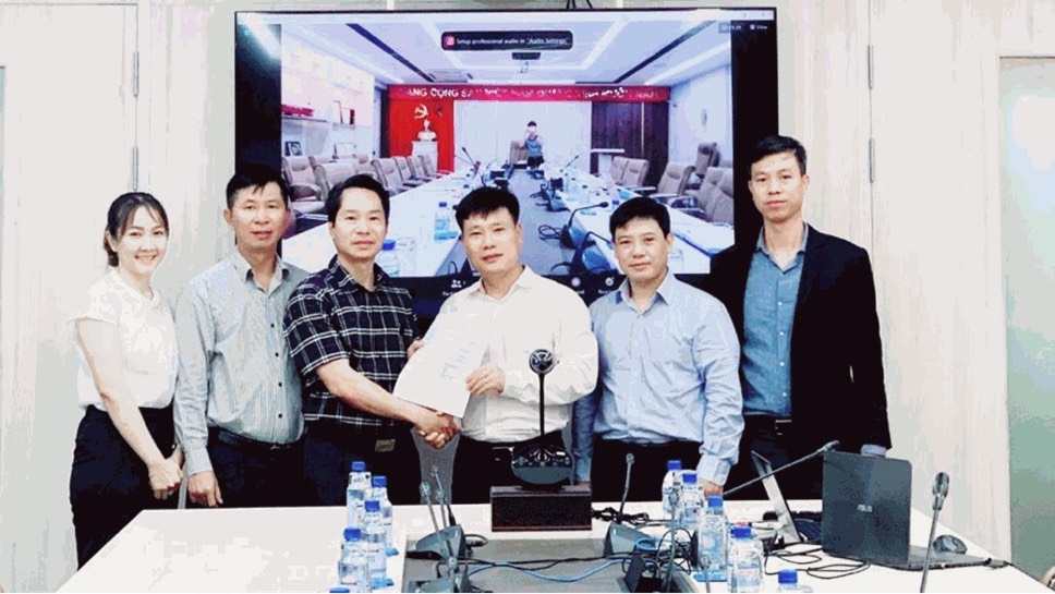 Tổng công ty PVTrans và PVTrans Oil thực hiện closing nhận bàn giao tàu PVT FLORA
