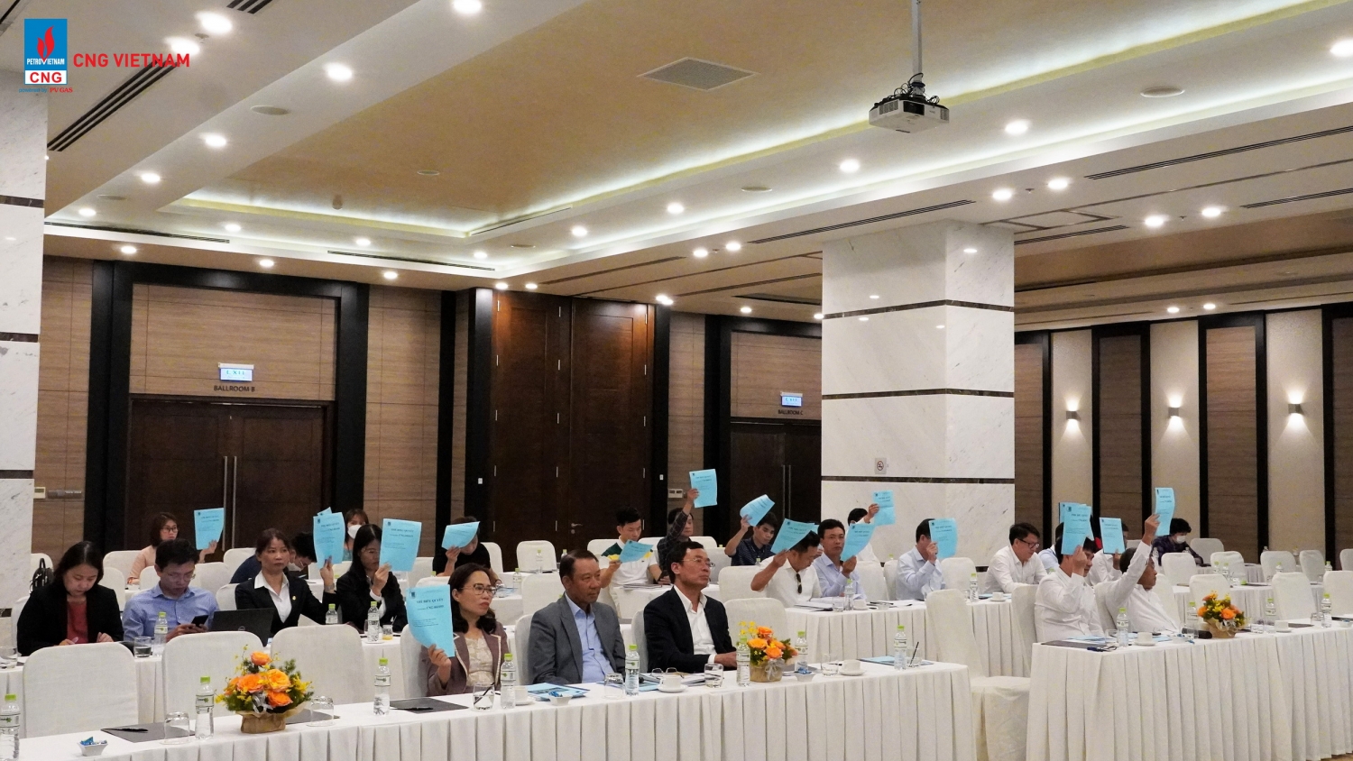 ác cổ đông thực hiện quyền bỏ phiếu cho các nội dung được trình xin ý kiến tại Đại hội