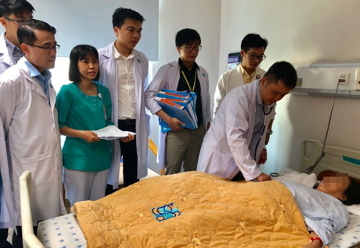 Cứu sống ngoạn mục người bệnh đa chấn thương, gan dồn lên ngực