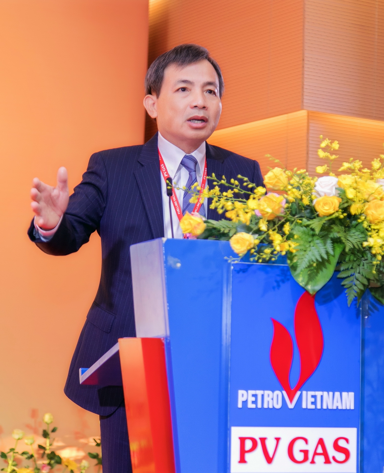 pv gas to chuc le cong bo quyet dinh ve cong tac can bo