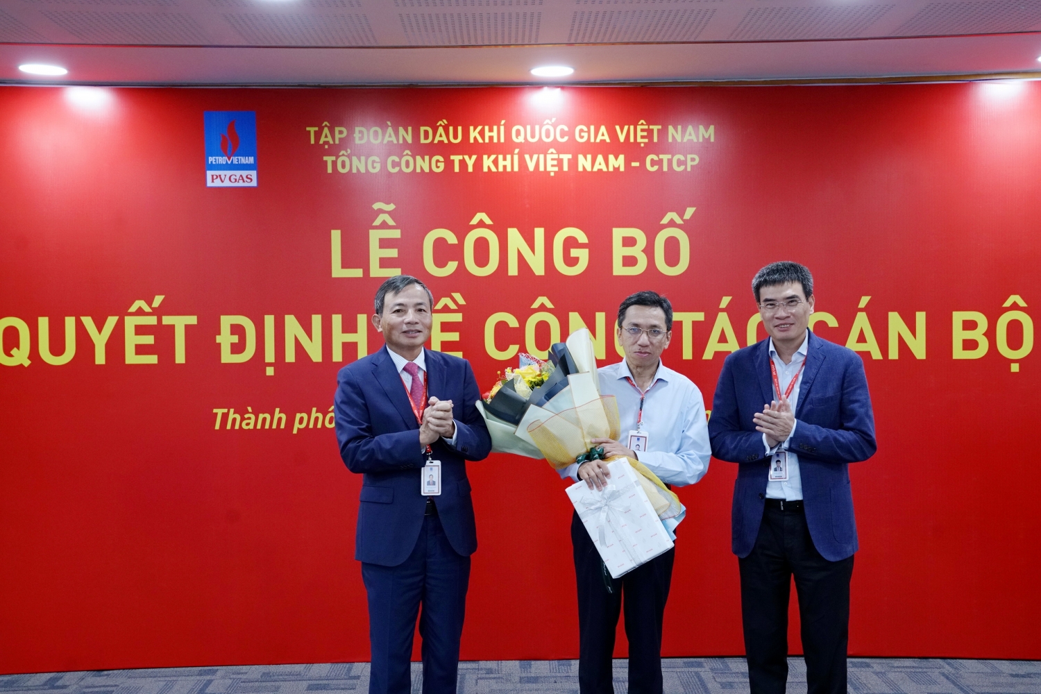 ri ân cựu Thành viên HĐQT PV GAS, Chủ tịch HĐQT PGS Phan Quốc Nghĩa
