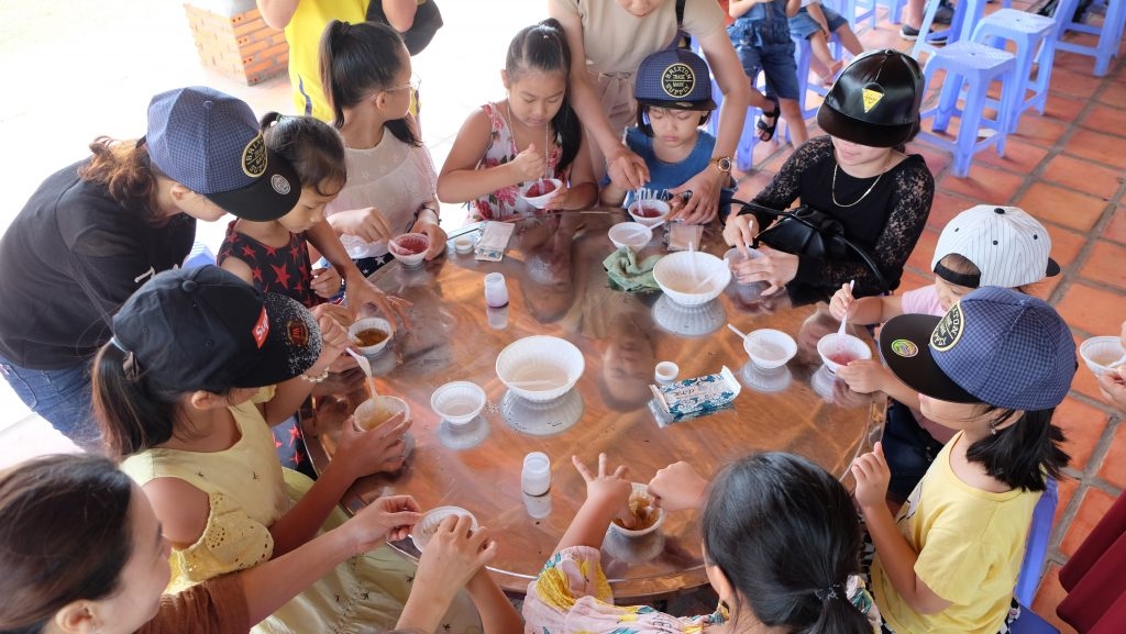 thanh nien ptsc gs to chuc vui choi va kham pha khoa hoc cho thieu nhi
