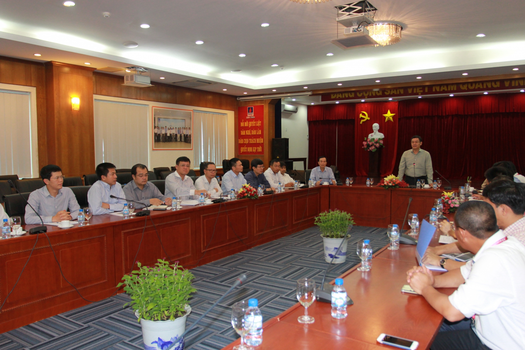 tan tong giam doc ptsc tham va lam viec tai cac don vi thanh vien