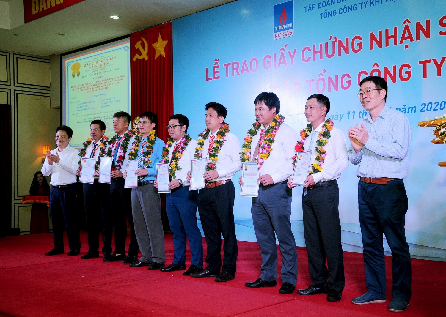 cong ty dvk kdn va kvt trao chung nhan 22 sang kien nam 2019