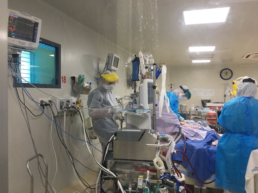 Ca bệnh COVID -19 diễn tiến nặng được điều trị tại Bệnh viện Bệnh Nhiệt đới TP HCM