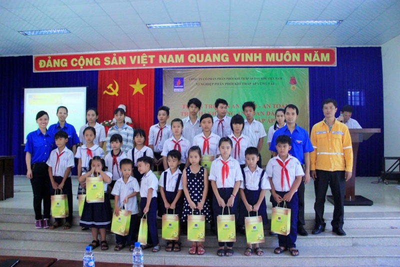 pv gas d vung tau tuyen truyen bao ve duong ong dan khi