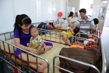 TP HCM: Sốt xuất huyết và tay chân miệng tăng mạnh