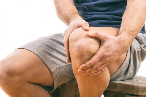 Biến chứng suy thận vì tự chữa thoái hóa khớp bằng phương pháp dân gian