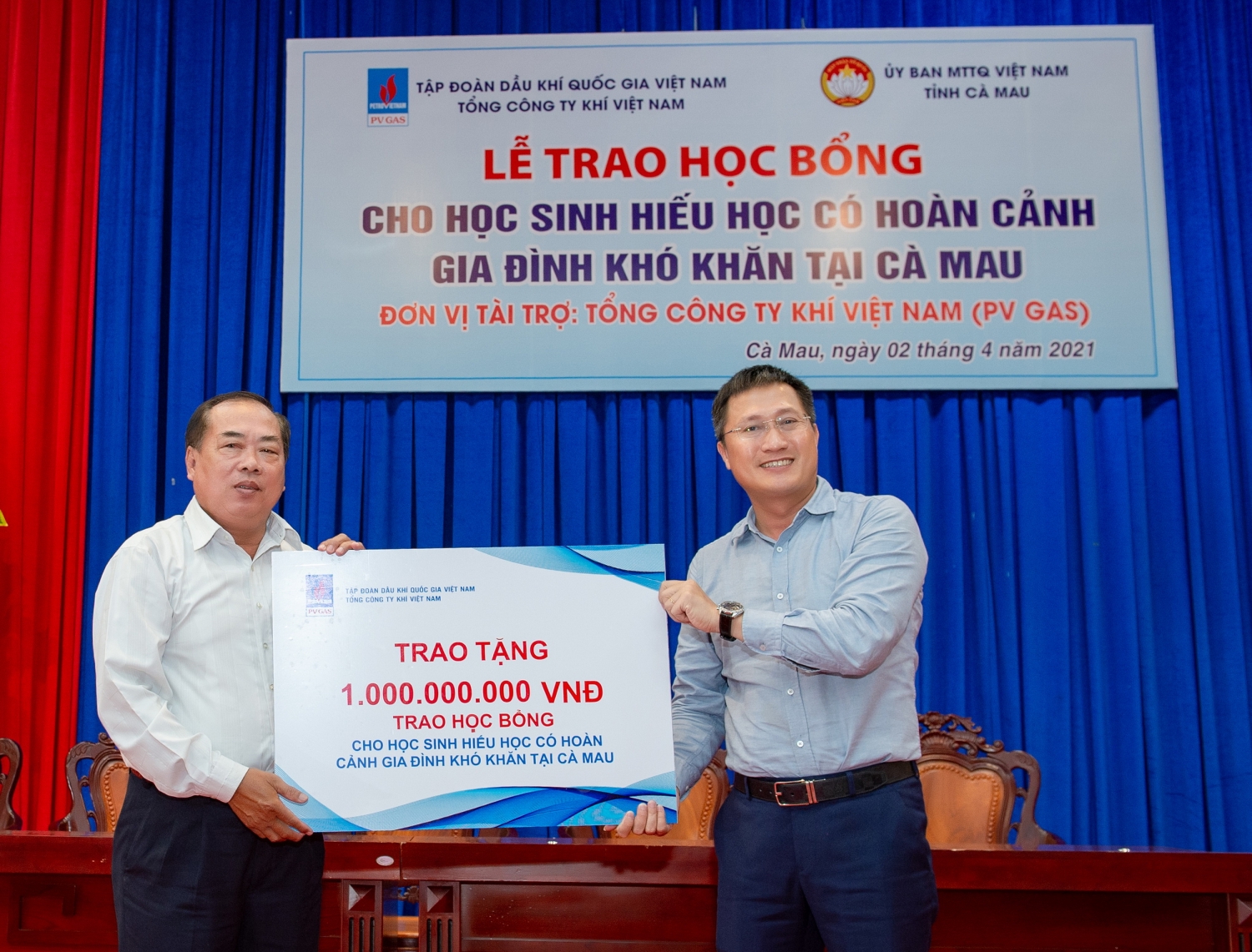 PV GAS trao học bổng cho học sinh nghèo hiếu học tỉnh Ca Mau