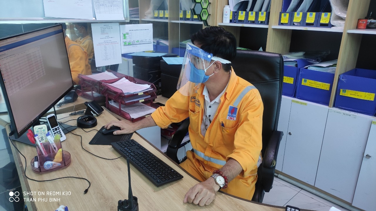 Nhân viên phòng điều độ vận chuyển