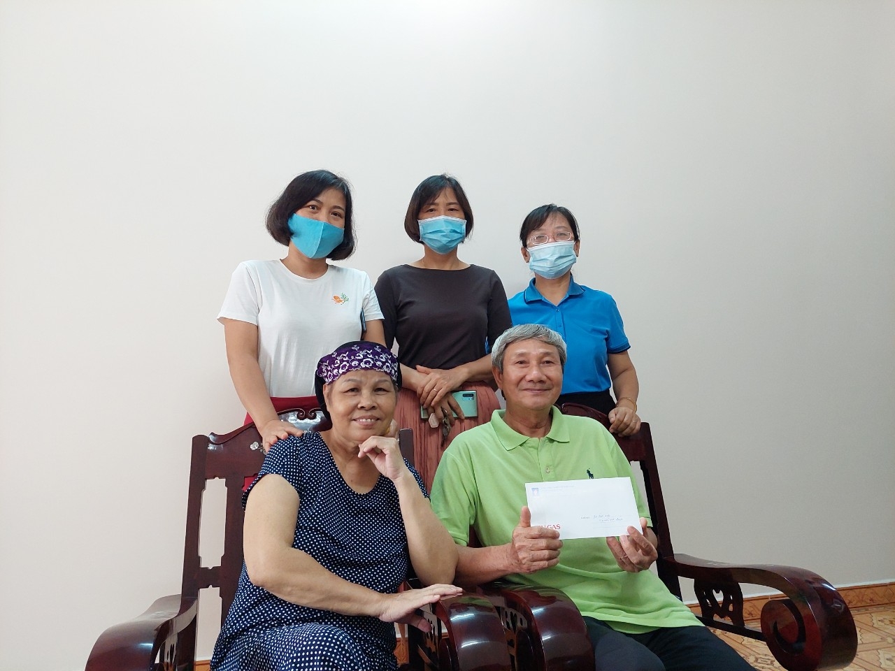 Công đoàn DVK thăm hỏi gia đình CBCNV về hưu có hoàn cảnh khó khăn