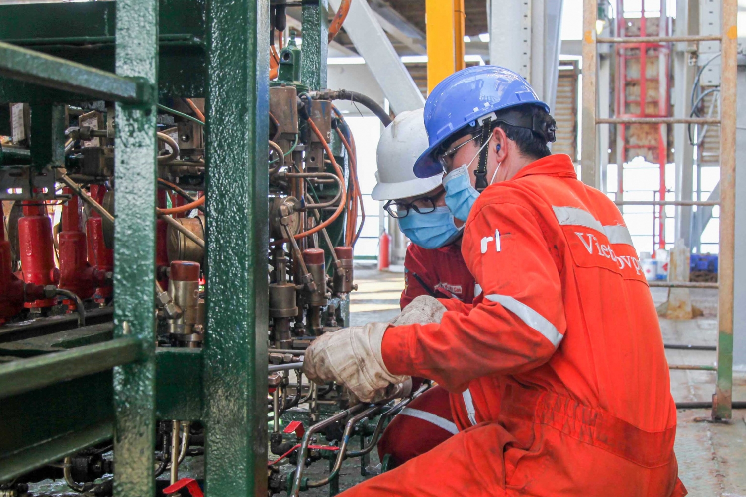 Duy trì sản lượng khai thác trong bối cảnh suy giảm sản lượng tự nhiên lớn là thách thức không nhỏ với Petrovietnam