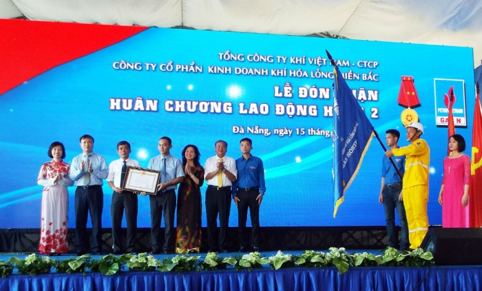 pv gas north xung dang nhan huan chuong lao dong hang nhi