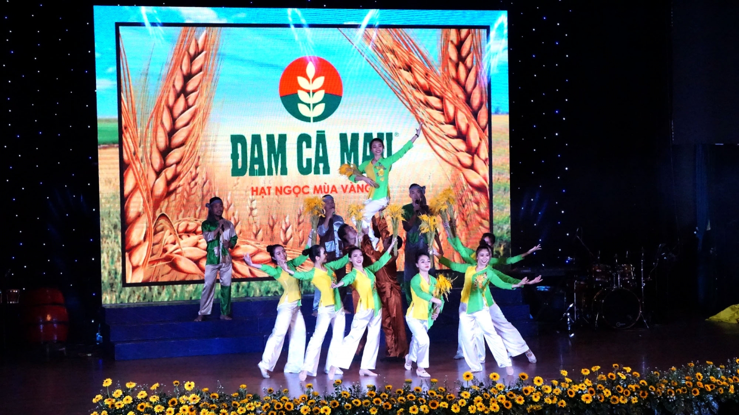 Liên hoan “Tiếng hát Những người đi tìm lửa ngành Dầu khí 2019” khu vực phía Nam lien hoan tieng hat nguoi di tim lua nganh dau khi 2019 khu vuc phia nam