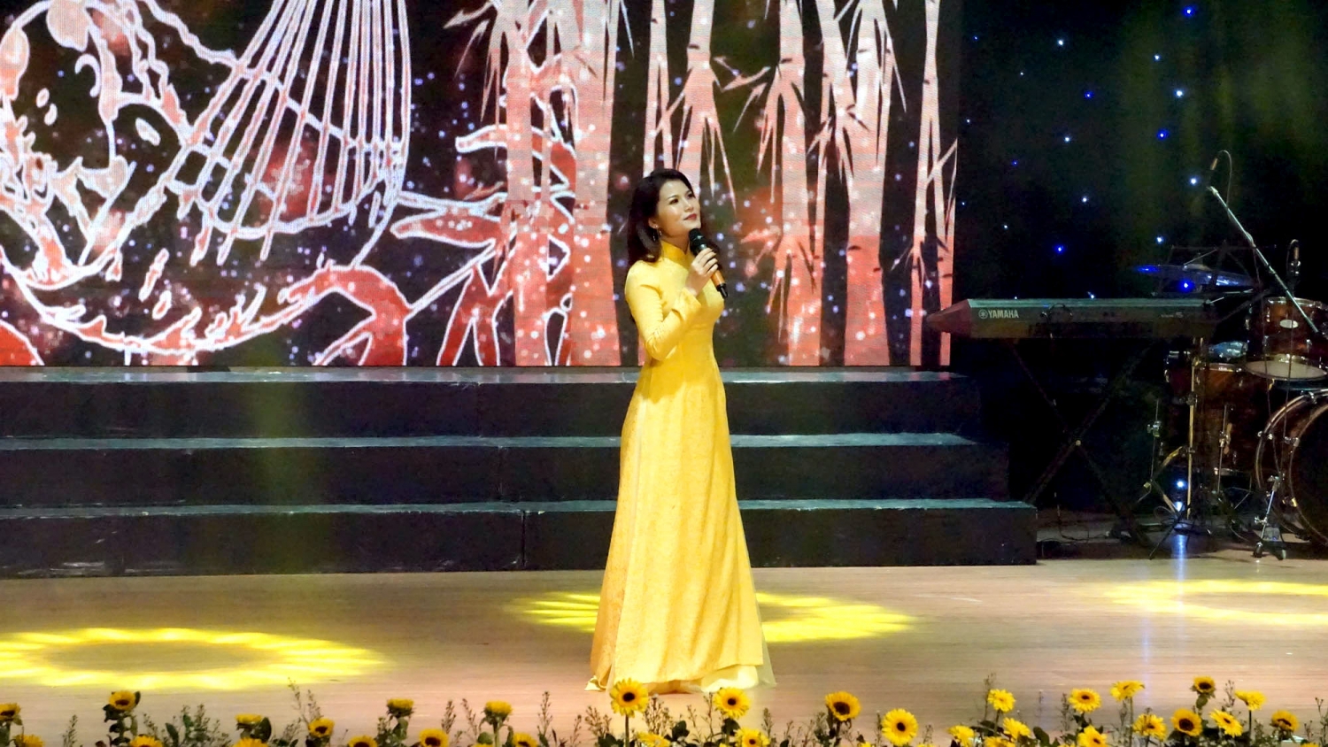 Liên hoan “Tiếng hát Những người đi tìm lửa ngành Dầu khí 2019” khu vực phía Nam lien hoan tieng hat nguoi di tim lua nganh dau khi 2019 khu vuc phia nam