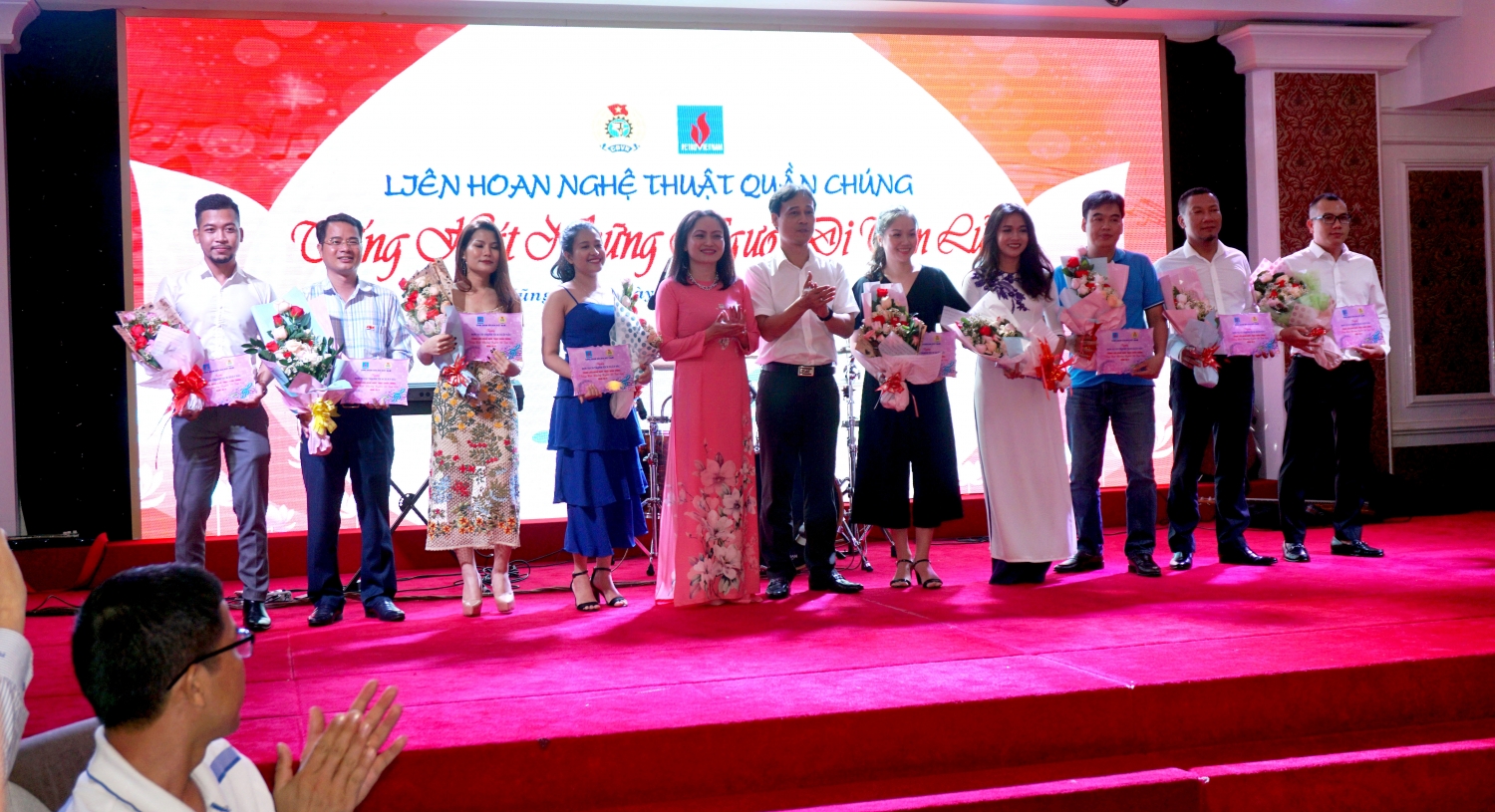 Liên hoan “Tiếng hát Những người đi tìm lửa ngành Dầu khí 2019” khu vực phía Nam lien hoan tieng hat nguoi di tim lua nganh dau khi 2019 khu vuc phia nam