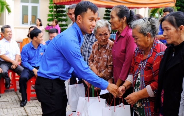 pv gas to chuc nhieu hoat dong mung cac ngay le lon va ky niem 29 nam thanh lap