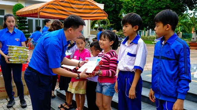 pv gas to chuc nhieu hoat dong mung cac ngay le lon va ky niem 29 nam thanh lap