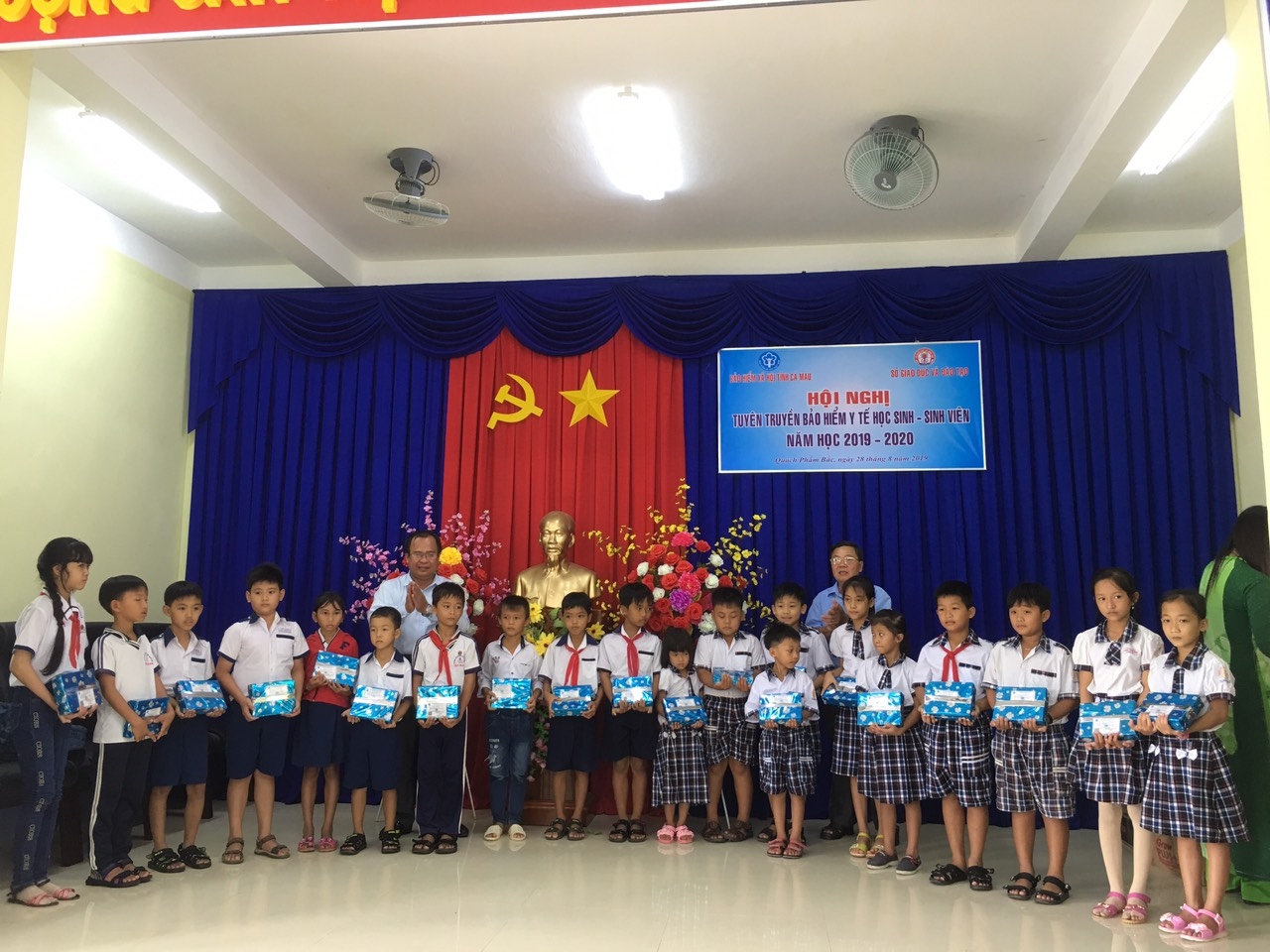 tuoi tre dam ca mau tiep tuc thuc hien tiep suc den truong tai ca mau