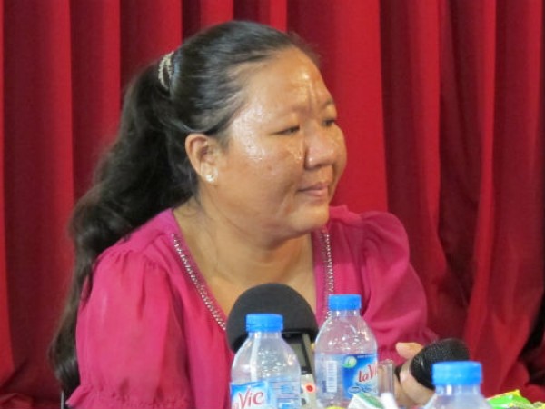 co gai hoa ba lao 70 tuoi vi my pham chua corticoid