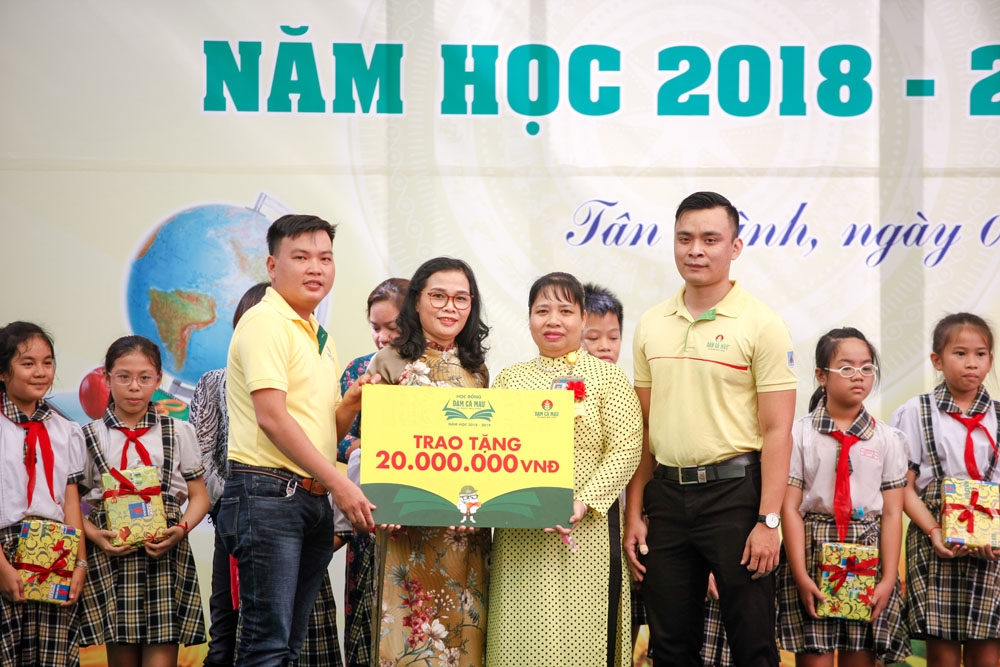 dam ca mau khoi dong hoc bong 2 ty dong nam hoc 2018 2019