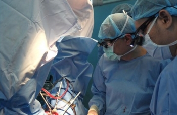 Cứu sống và phục hồi cánh tay gần đứt lìa cho bệnh nhân