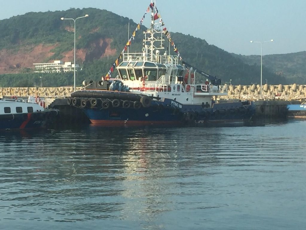 ha thuy tau ptsc 10 va ban giao tau ptsc 09