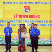 Đại diện tuổi trẻ KCM được tuyên dương Thanh niên tiên tiến làm theo lời Bác