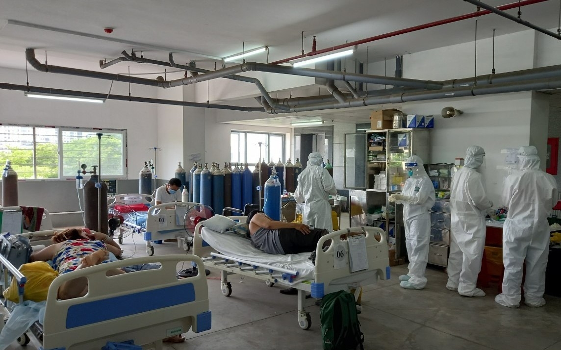 Lực lượng y tế của Bệnh viện Dã chiến số 10 đang chăm sóc và chữa trị cho hàng ngàn lượt bệnh nhân Covid 